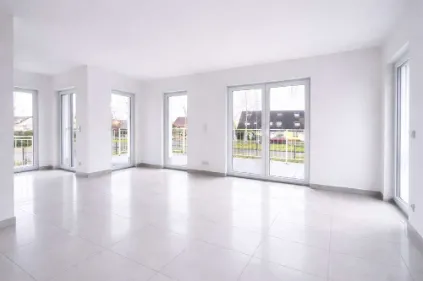 Hell-freundliche 3-Zimmer-Mietwohnung, 85 m², 1.OG, EBK, Kladow — photo 1
